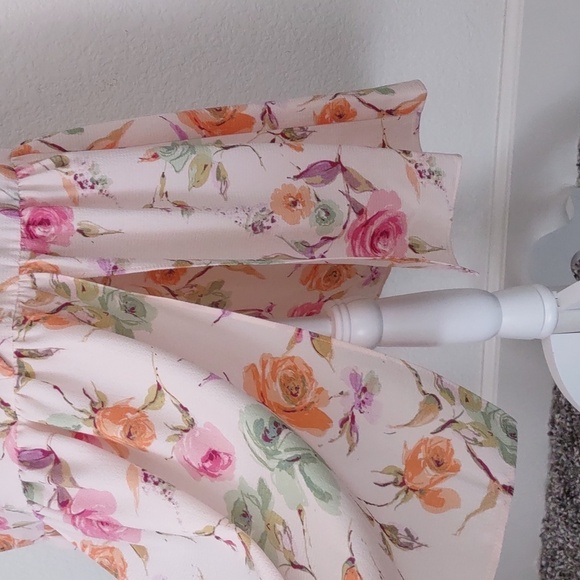 New Elegant Floral Dress Size 4 - Picture 7 of 15